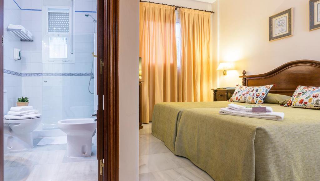 Hotel Gran Avenida Coria del Río Eksteriør billede