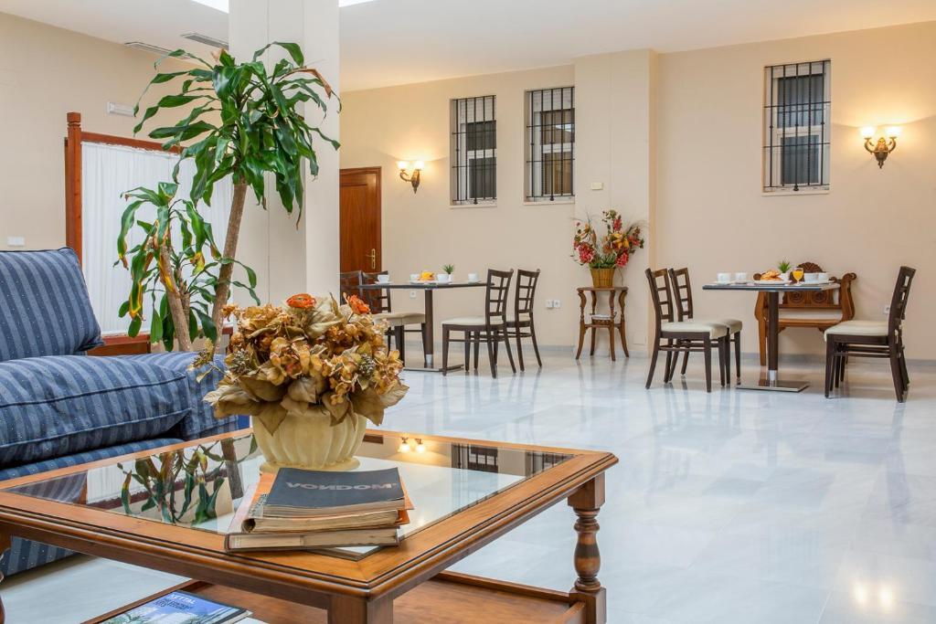 Hotel Gran Avenida Coria del Río Eksteriør billede