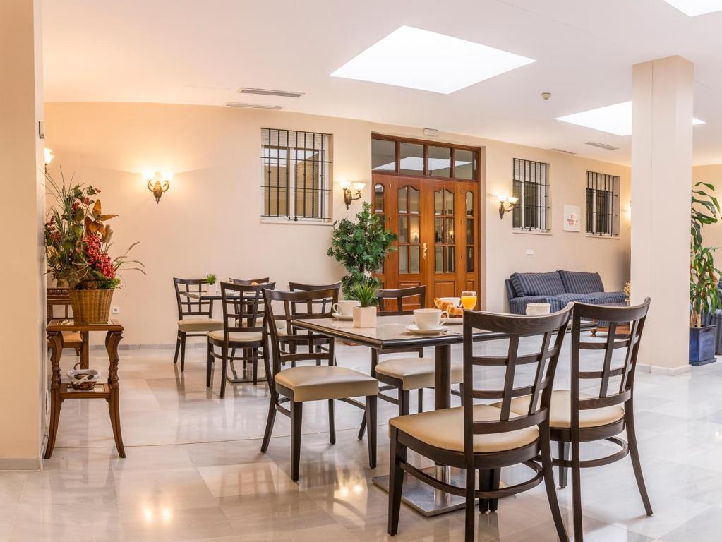 Hotel Gran Avenida Coria del Río Eksteriør billede