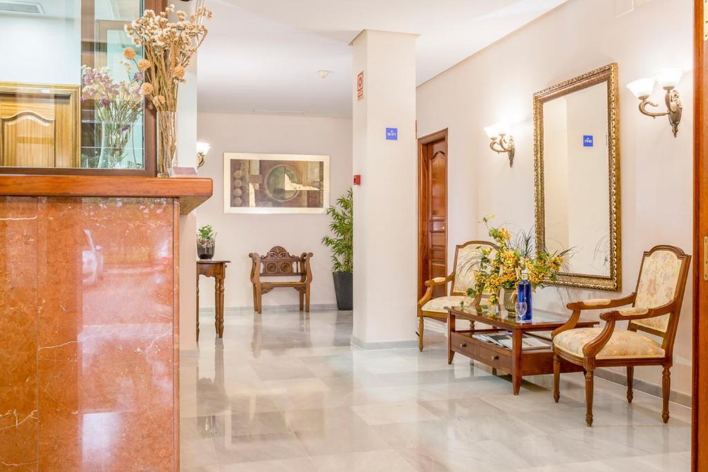 Hotel Gran Avenida Coria del Río Eksteriør billede