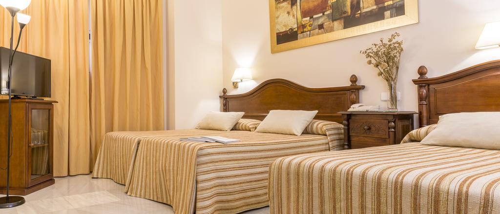 Hotel Gran Avenida Coria del Río Eksteriør billede