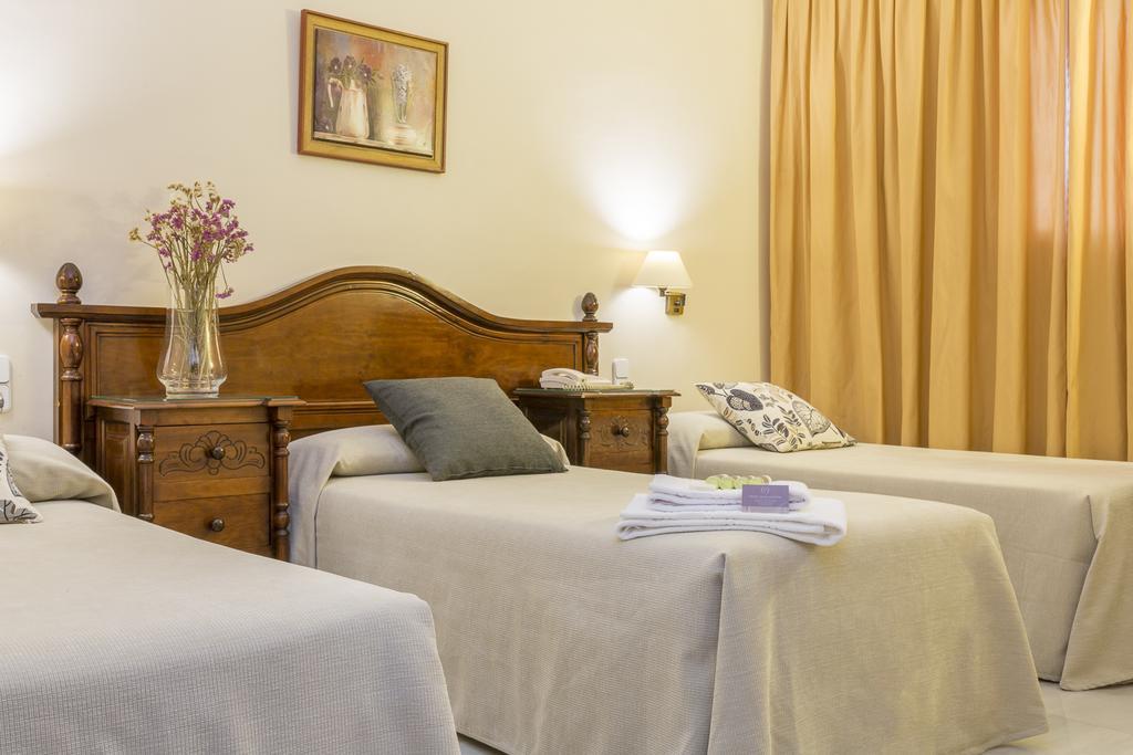 Hotel Gran Avenida Coria del Río Eksteriør billede