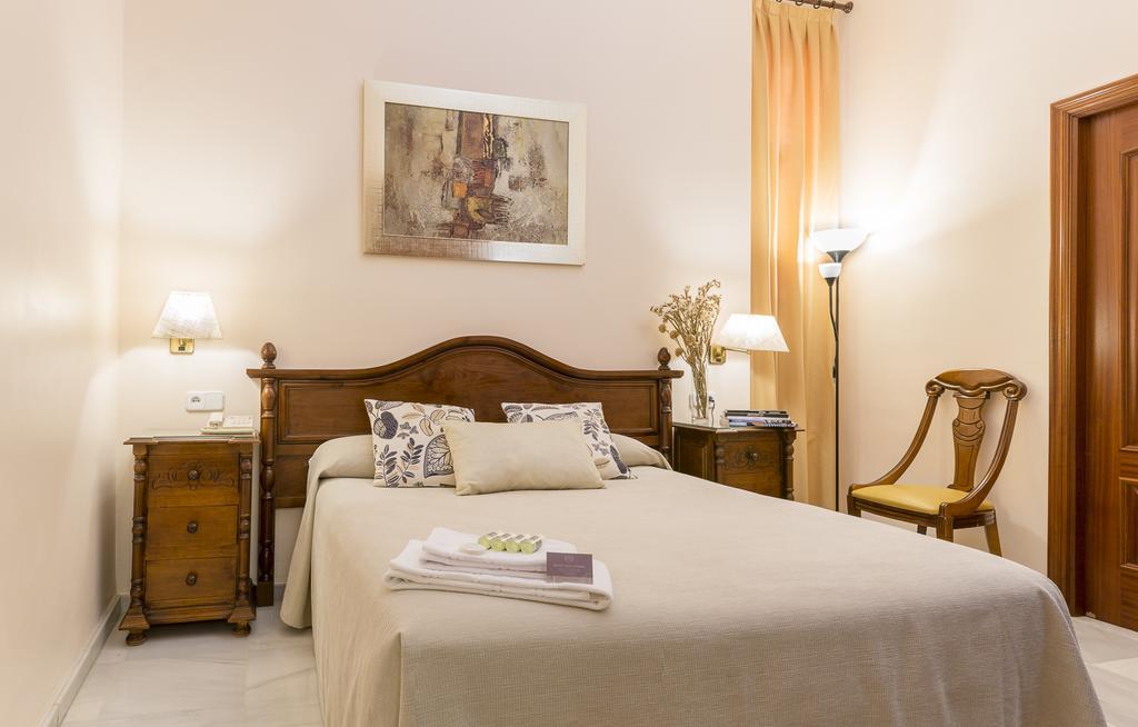 Hotel Gran Avenida Coria del Río Eksteriør billede